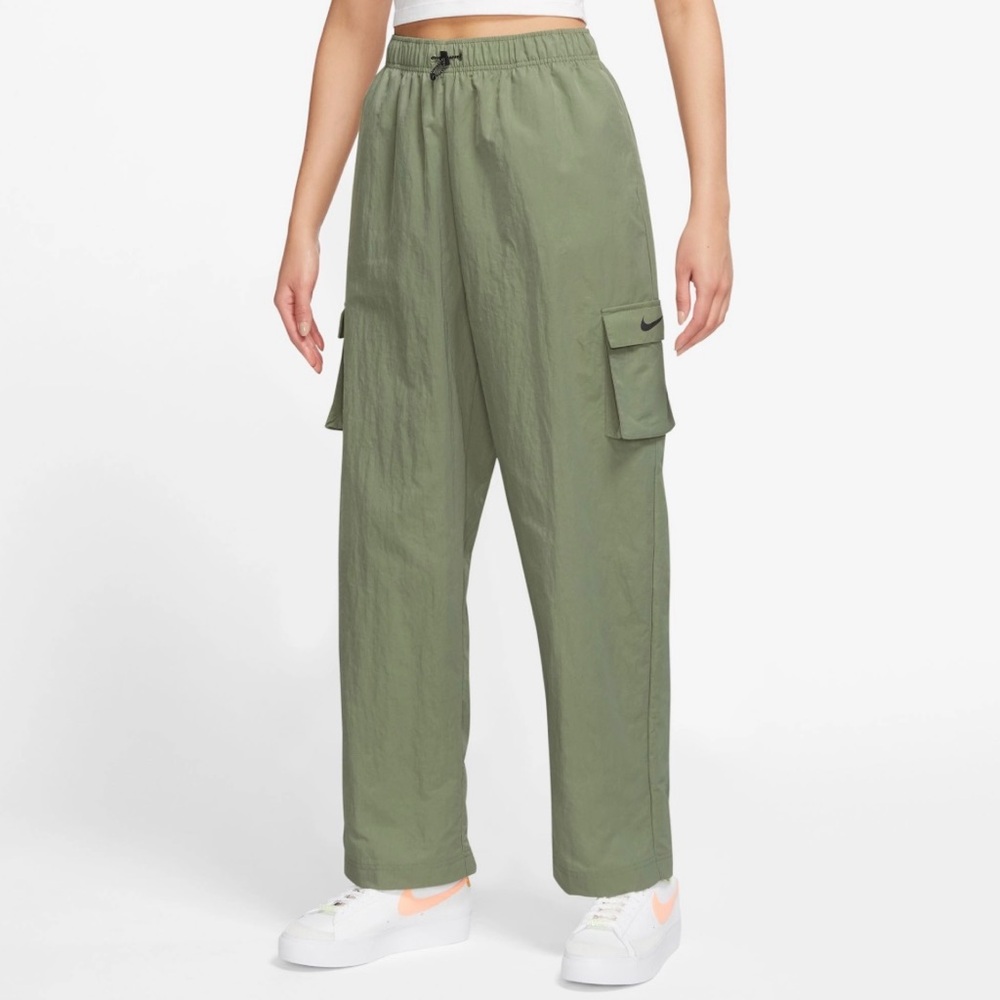 NWT Nike Sage Cargo Pants